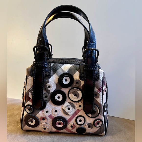 Burberry, cutest bag you’ve ever seen!  Purchased in Houston in 2010. - Picture 4 of 9